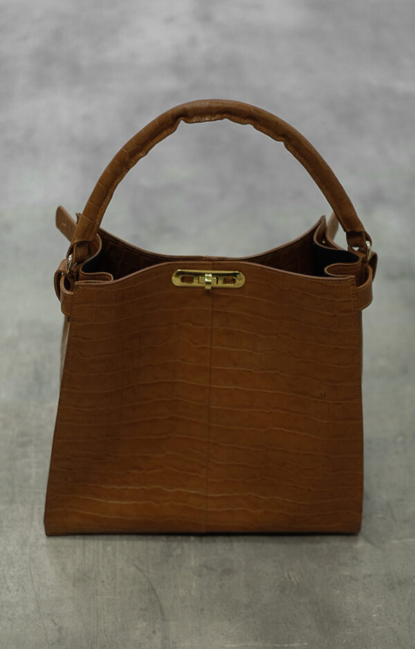 Cartera Eliot